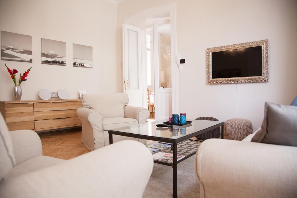 City Apartment บูดาเปสต์ ภายนอก รูปภาพ